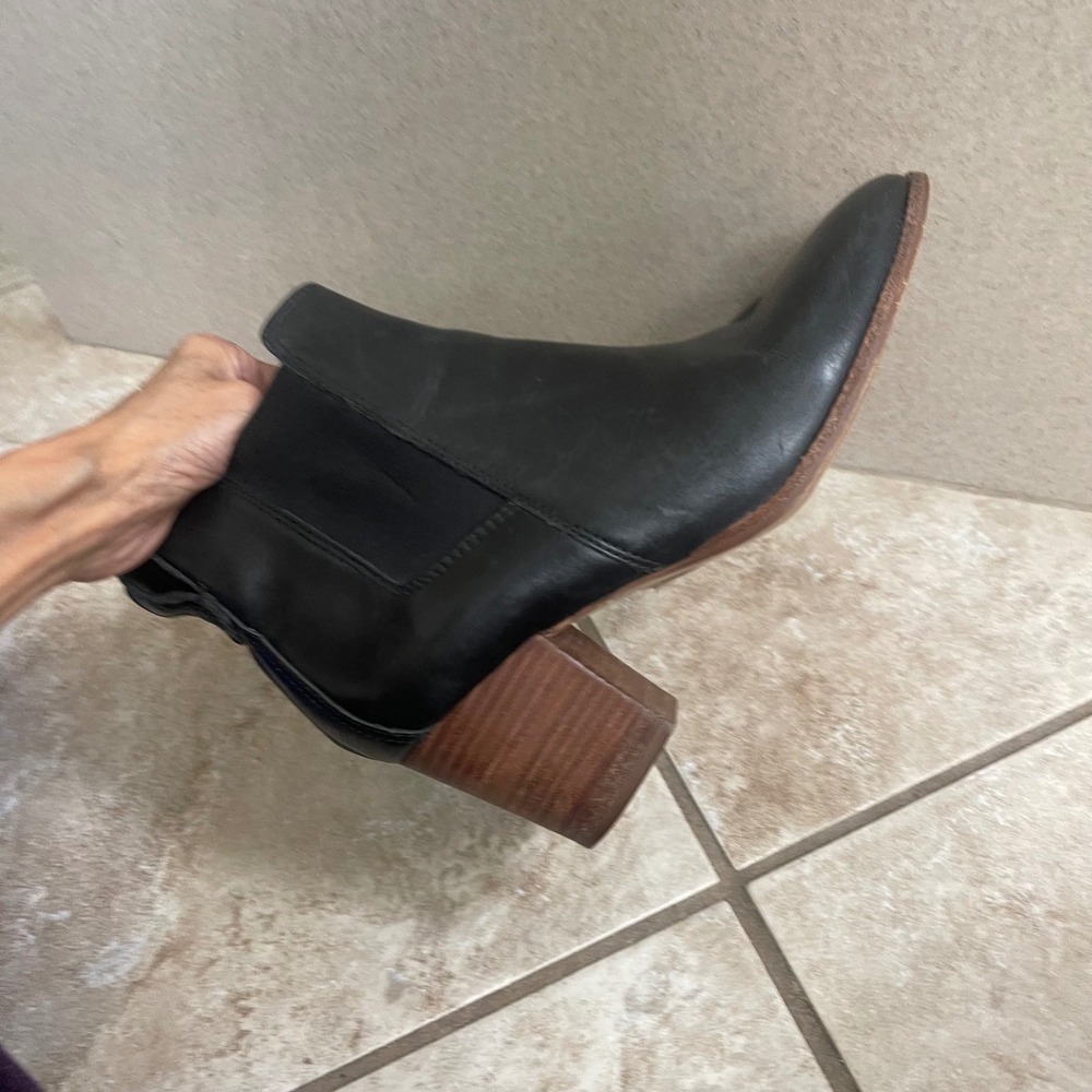Madewell Black Leather Ankle Boots Wood Heel Pointed Toe WomenSize 8.5 DAMAGED - Picture 4 of 11